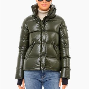 Dark Military Isabel Jacket
SAM. -Medium